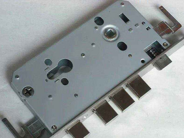 龙凤24小时上门开锁公司